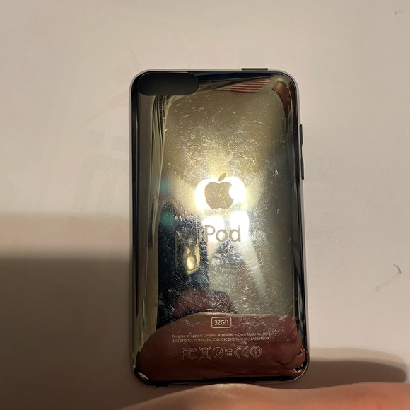 Apple Ipod 3rd Generation - Picture 10 of 15